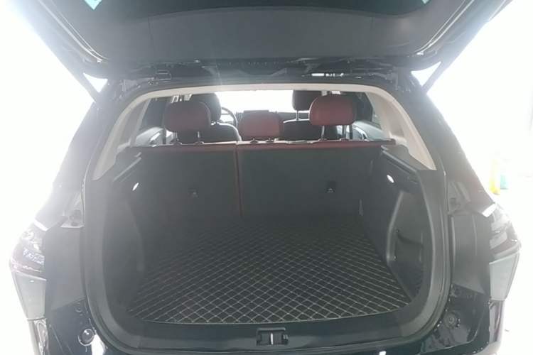 Used Hongqi HS3 PHEV 2025 Model 125km Jingwei 2 Millionth Anniversary Edition Trunk
