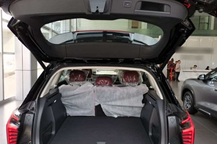 Used Hongqi HS3 PHEV 2025 Model 125km Jingwei PLUS 2 Millionth Anniversary Edition Trunk