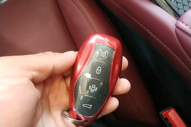 Used Hongqi HS3 PHEV 2025 Model 125km Jingwei 2 Millionth Anniversary Edition Vehicle Key