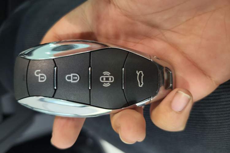 Used Hongqi HS3 PHEV 2025 Model PHEV 117km Jingwei PLUS Edition Vehicle Key