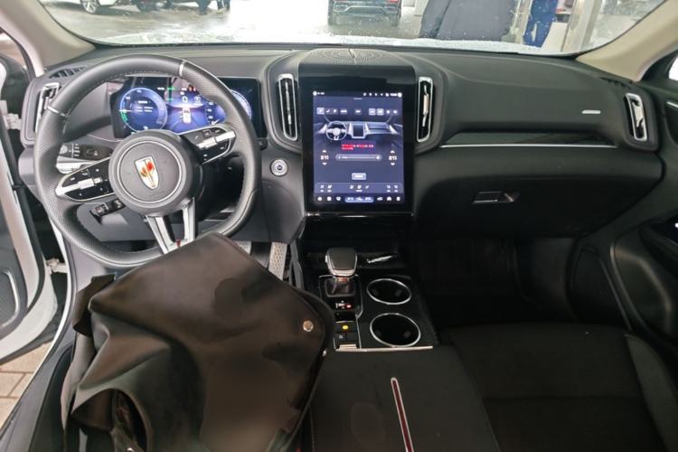Used Hongqi HS3 PHEV 2025 Model PHEV 117km Jingwei PLUS Edition Center Console