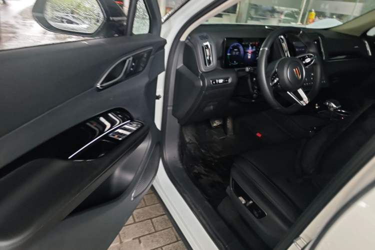 Used Hongqi HS3 PHEV 2025 Model PHEV 117km Jingwei PLUS Edition Driver Seat