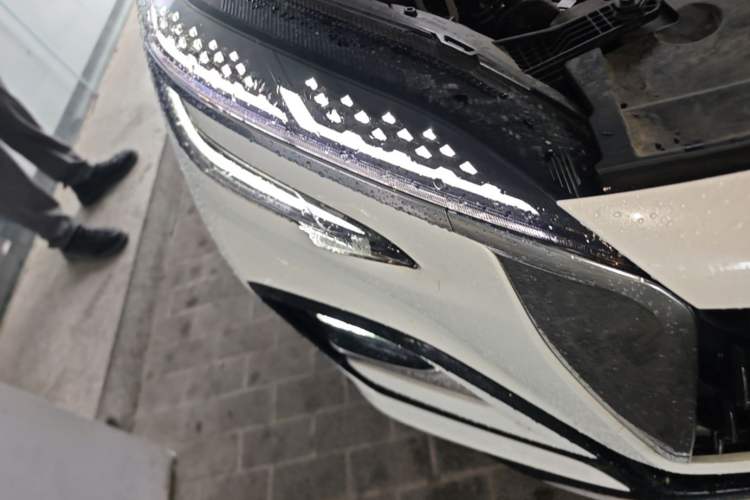 Used Hongqi HS3 PHEV 2025 Model PHEV 117km Jingwei PLUS Edition Right Front Headlight