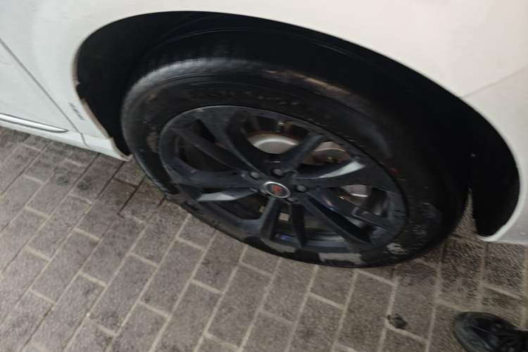 Used Hongqi HS3 PHEV 2025 Model PHEV 117km Jingwei PLUS Edition Right Front Wheel Hub