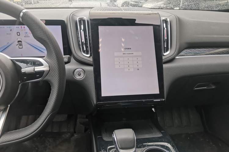 Used Hongqi HS3 PHEV 2025 Model PHEV 117km Jingwei PLUS Edition Audio And AC Panel