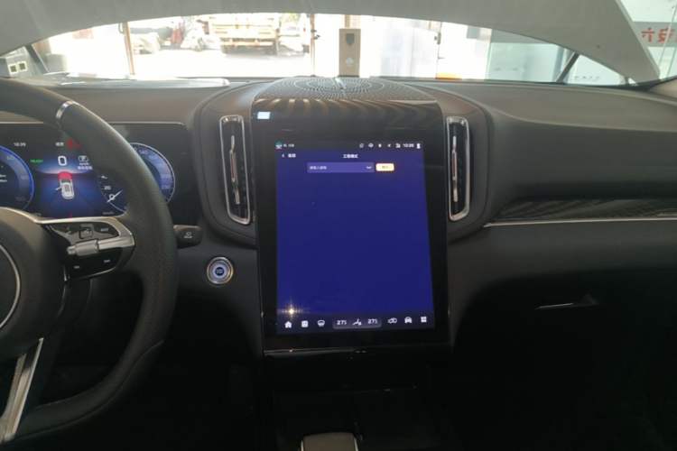 Used Hongqi HS3 PHEV 2025 Model 125km Jingwei 2 Millionth Anniversary Edition Audio And AC Panel