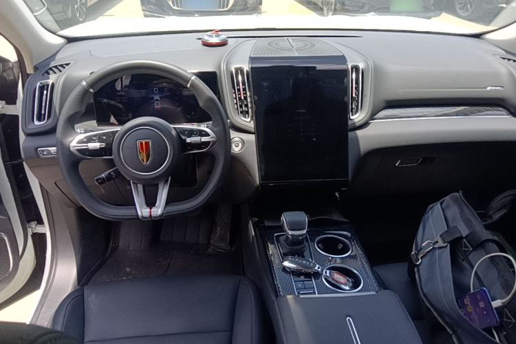 Used Hongqi HS3 PHEV 2025 Model PHEV 117km Jingwei PLUS Edition Center Console