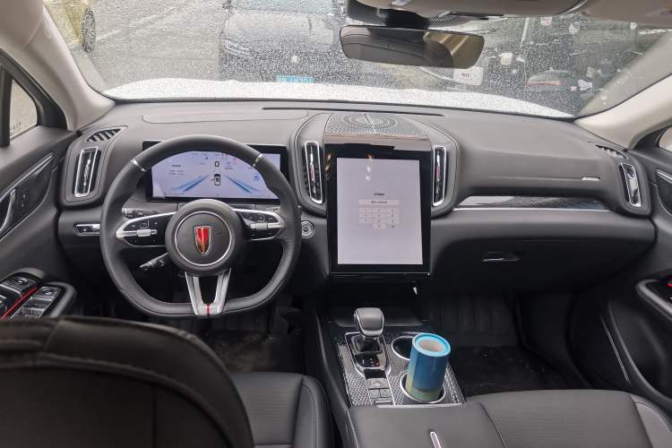 Used Hongqi HS3 PHEV 2025 Model PHEV 117km Jingwei PLUS Edition Center Console
