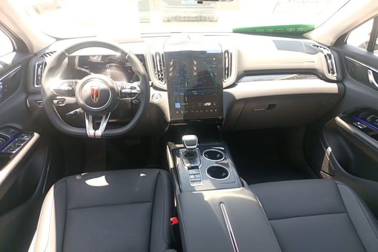 Used Hongqi HS3 PHEV 2025 Model PHEV 117km Jingwei PLUS Edition Center Console