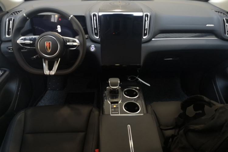 Used Hongqi HS3 PHEV 2025 Model 117km Jingwei Edition Center Console