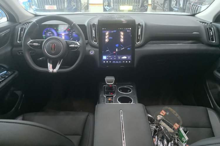 Used Hongqi HS3 PHEV 2025 Model PHEV 117km Jingwei PLUS Edition Center Console