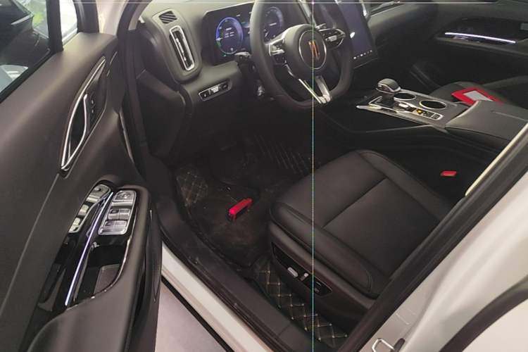 Used Hongqi HS3 PHEV 2025 Model 117km Jingwei Edition Driver Seat