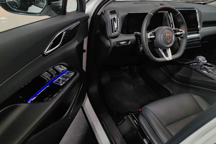 Used Hongqi HS3 PHEV 2025 Model PHEV 117km Jingwei PLUS Edition Driver Seat