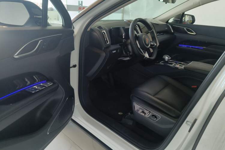 Used Hongqi HS3 PHEV 2025 Model 125km Jingwei 2 Millionth Anniversary Edition Driver Seat
