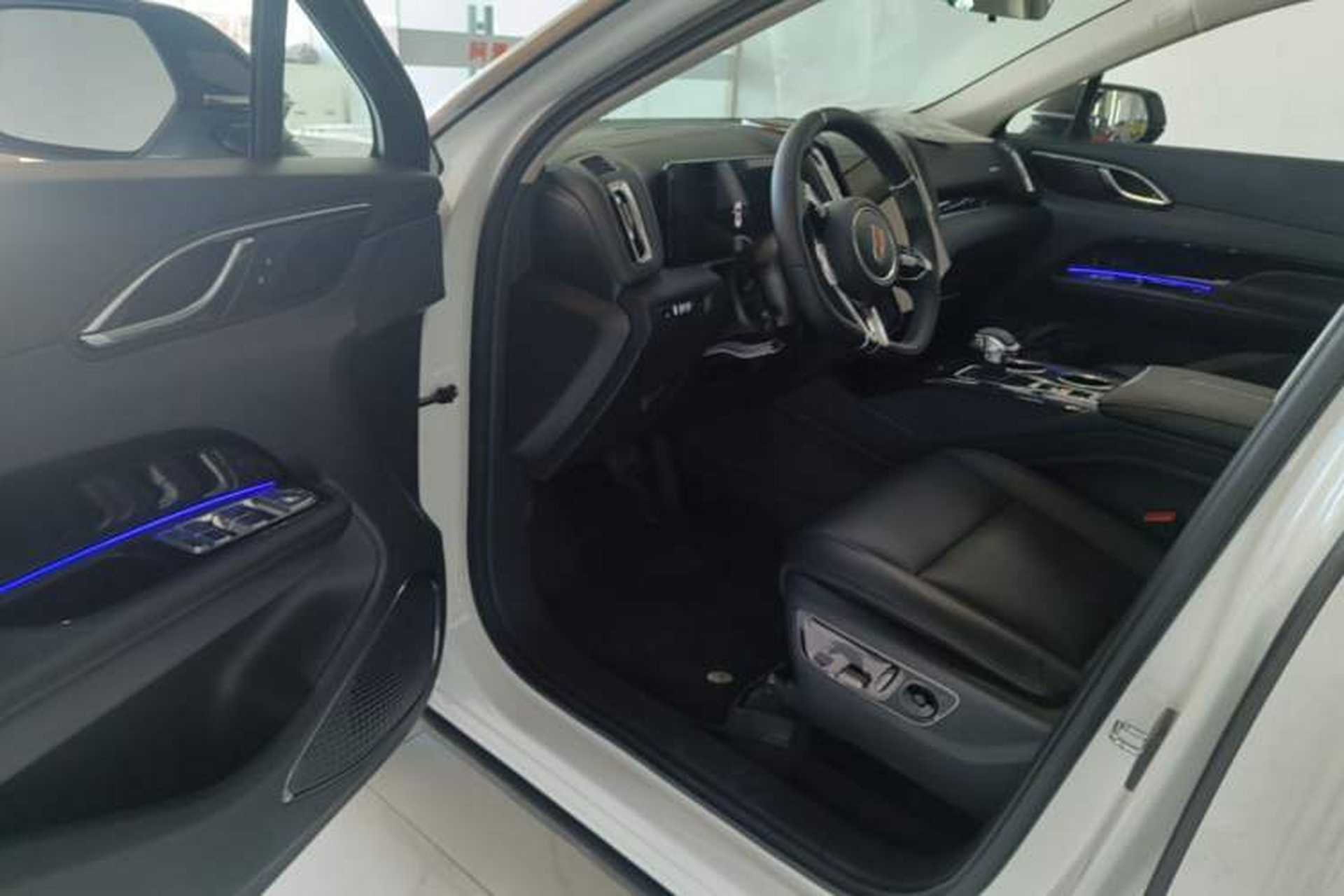 Used Hongqi HS3 PHEV 2025 Model 125km Jingwei 2 Millionth Anniversary Edition Driver Seat