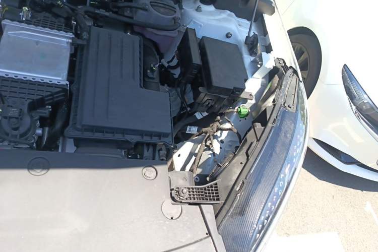 Used Hongqi HS3 PHEV 2025 Model PHEV 117km Jingwei PLUS Edition Engine Bay Left