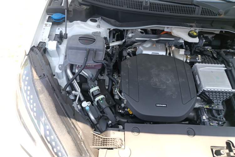 Used Hongqi HS3 PHEV 2025 Model PHEV 117km Jingwei PLUS Edition Engine Bay Right