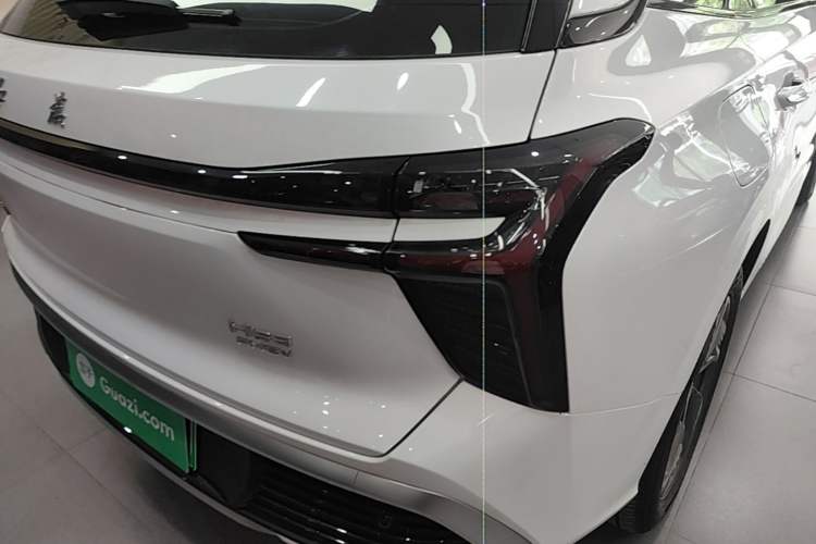 Used Hongqi HS3 PHEV 2025 Model 117km Jingwei Edition Exterior 3