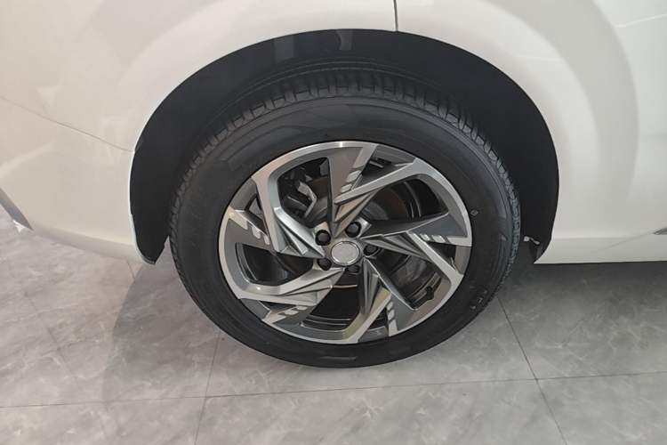 Used Hongqi HS3 PHEV 2025 Model 125km Jingwei 2 Millionth Anniversary Edition Exterior 5