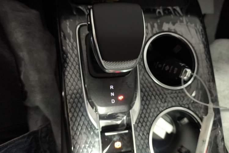 Used Hongqi HS3 PHEV 2025 Model 125km Jingwei 2 Millionth Anniversary Edition Gear Lever