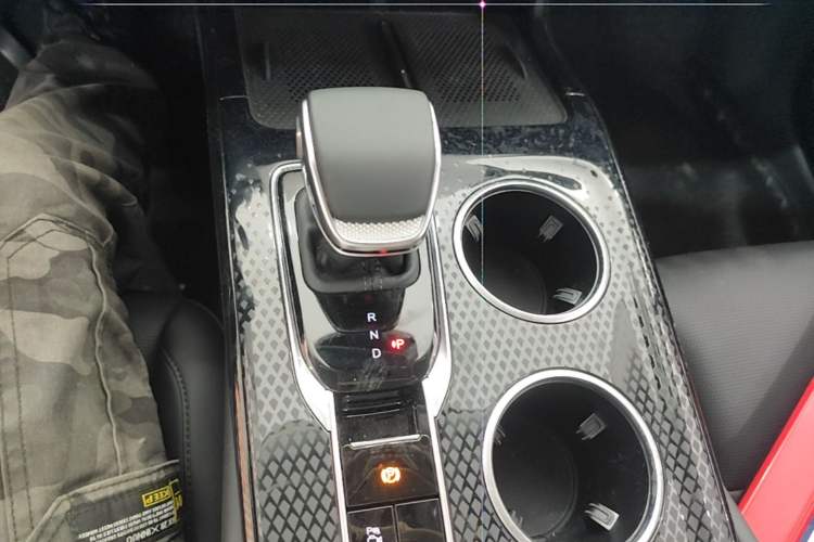Used Hongqi HS3 PHEV 2025 Model 117km Jingwei Edition Gear Lever