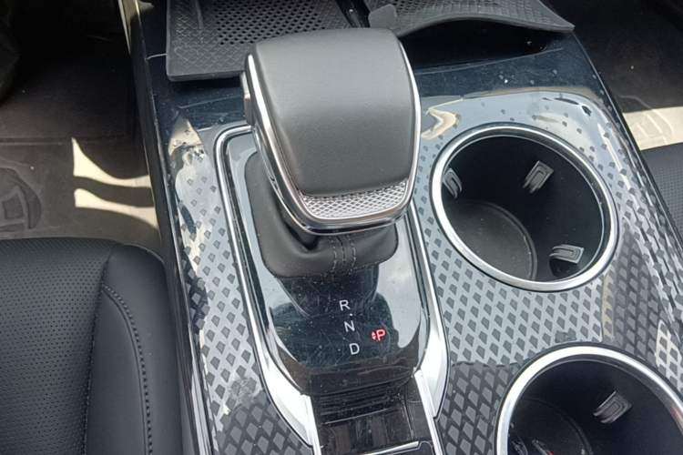 Used Hongqi HS3 PHEV 2025 Model PHEV 117km Jingwei PLUS Edition Gear Lever