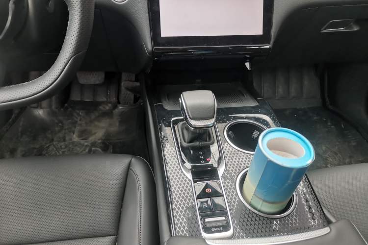 Used Hongqi HS3 PHEV 2025 Model PHEV 117km Jingwei PLUS Edition Gear Lever