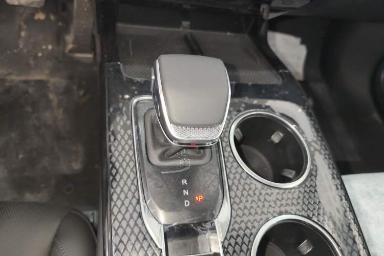 Used Hongqi HS3 PHEV 2025 Model PHEV 117km Jingwei PLUS Edition Gear Lever