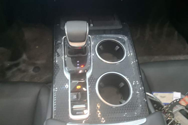 Used Hongqi HS3 PHEV 2025 Model PHEV 117km Jingwei PLUS Edition Gear Lever