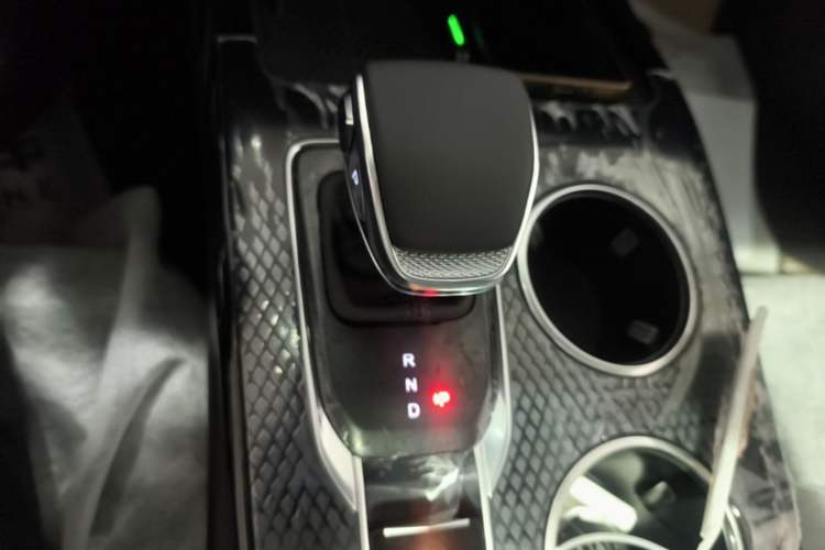 Used Hongqi HS3 PHEV 2025 Model 125km Jingwei 2 Millionth Anniversary Edition Gear Lever