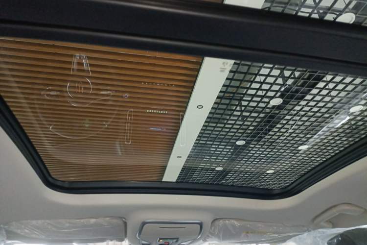 Used Hongqi HS3 PHEV 2025 Model PHEV 117km Jingwei PLUS Edition Headliner