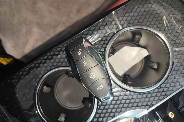 Used Hongqi HS3 PHEV 2025 Model 125km Jingwei 2 Millionth Anniversary Edition Interior 1