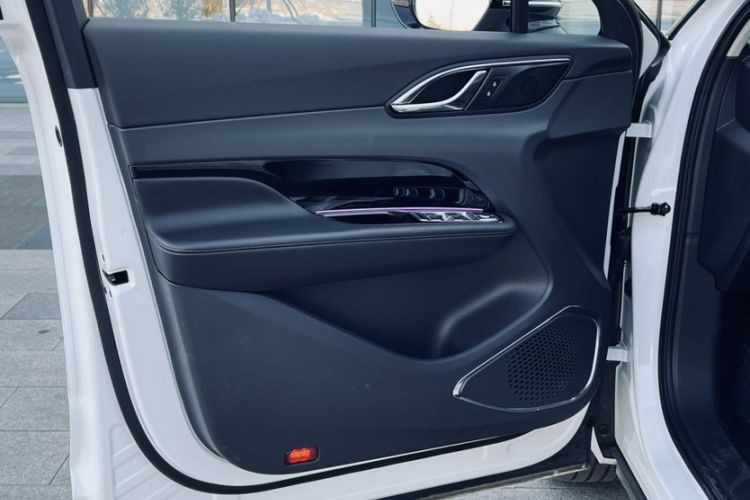 Used Hongqi HS3 PHEV 2025 Model PHEV 117km Jingwei PLUS Edition Interior 2