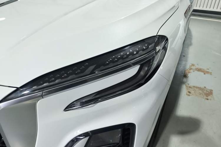 Used Hongqi HS3 PHEV 2025 Model 125km Jingwei 2 Millionth Anniversary Edition Left Front Headlight