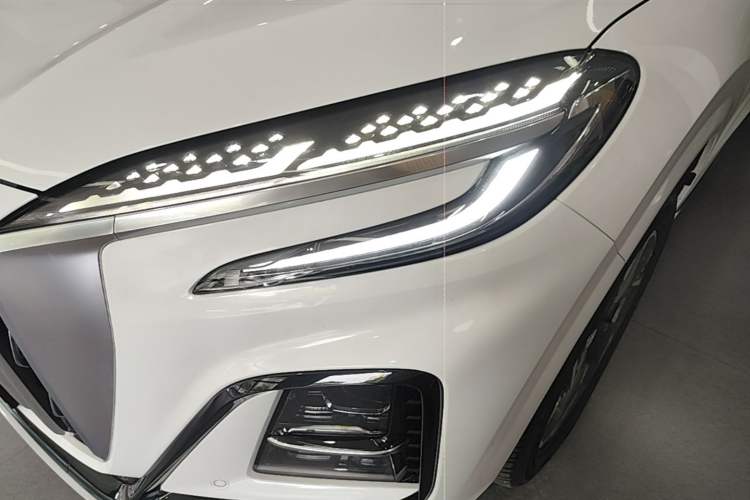 Used Hongqi HS3 PHEV 2025 Model 117km Jingwei Edition Left Front Headlight