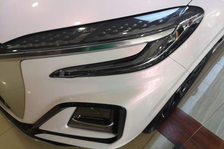 Used Hongqi HS3 PHEV 2025 Model 117km Jingwei Edition Left Front Headlight