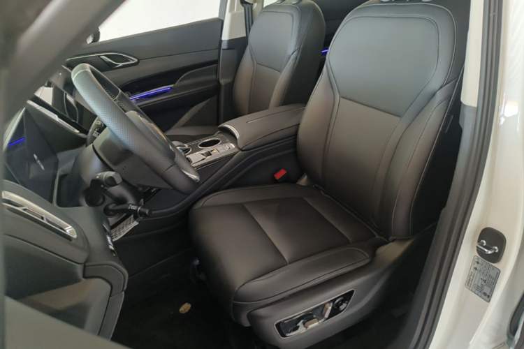 Used Hongqi HS3 PHEV 2025 Model 125km Jingwei 2 Millionth Anniversary Edition Left Front Seat