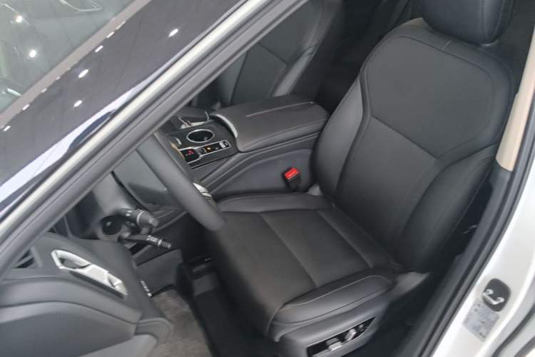 Used Hongqi HS3 PHEV 2025 Model PHEV 117km Jingwei PLUS Edition Left Front Seat