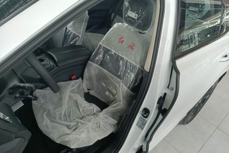 Used Hongqi HS3 PHEV 2025 Model PHEV 117km Jingwei PLUS Edition Left Front Seat