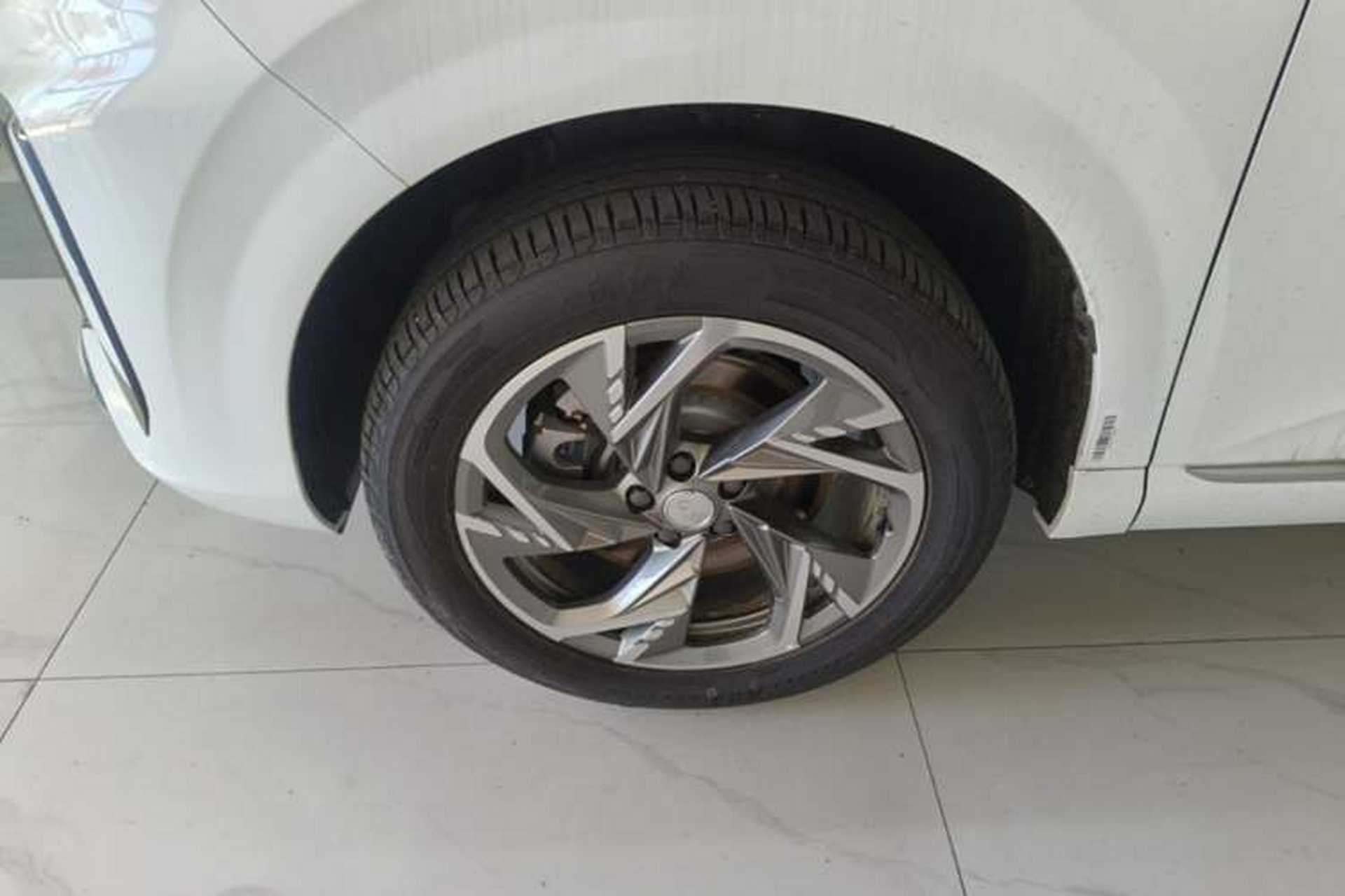 Used Hongqi HS3 PHEV 2025 Model 125km Jingwei 2 Millionth Anniversary Edition Left Front Wheel Hub