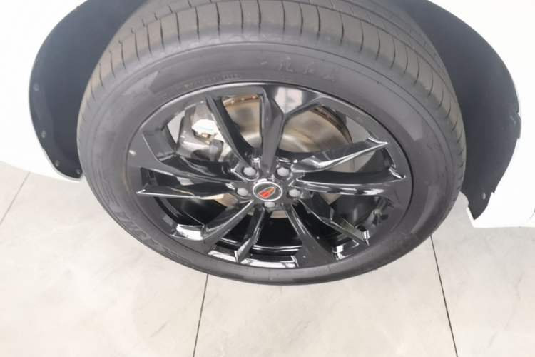 Used Hongqi HS3 PHEV 2025 Model PHEV 117km Jingwei PLUS Edition Left Front Wheel Hub