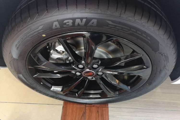 Used Hongqi HS3 PHEV 2025 Model 117km Jingwei Edition Left Front Wheel Hub