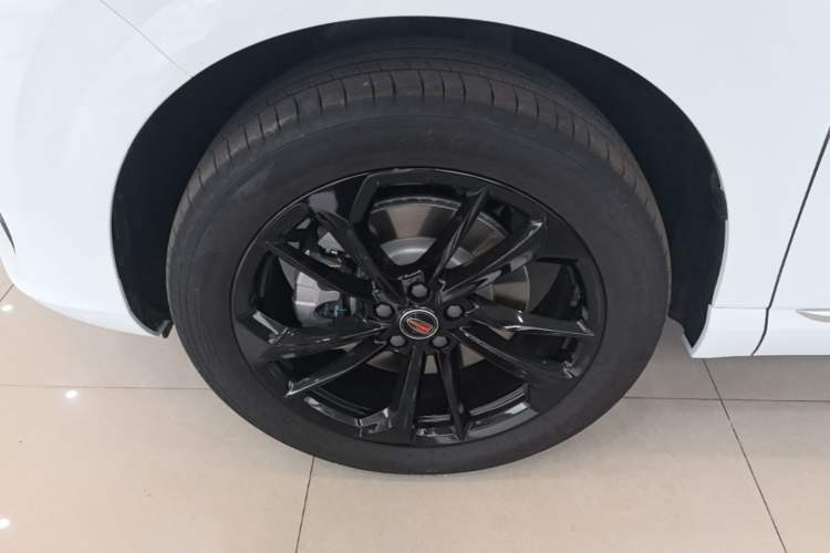 Used Hongqi HS3 PHEV 2025 Model PHEV 117km Jingwei PLUS Edition Left Front Wheel Hub