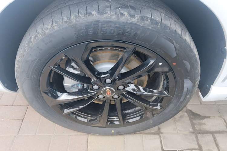 Used Hongqi HS3 PHEV 2025 Model PHEV 117km Jingwei PLUS Edition Left Front Wheel Hub
