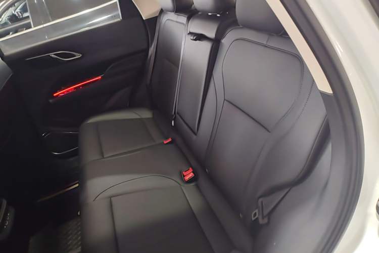 Used Hongqi HS3 PHEV 2025 Model PHEV 117km Jingwei PLUS Edition Left Rear Seat