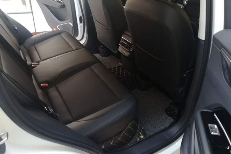 Used Hongqi HS3 PHEV 2025 Model 117km Jingwei Edition Left Rear Seat