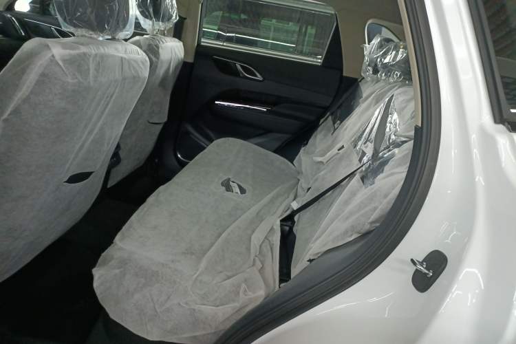 Used Hongqi HS3 PHEV 2025 Model PHEV 117km Jingwei PLUS Edition Left Rear Seat