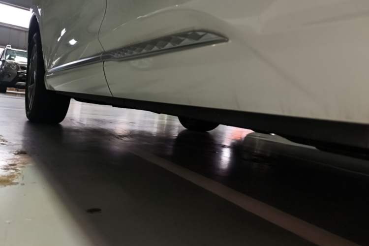 Used Hongqi HS3 PHEV 2025 Model 125km Jingwei 2 Millionth Anniversary Edition Left Side Sill