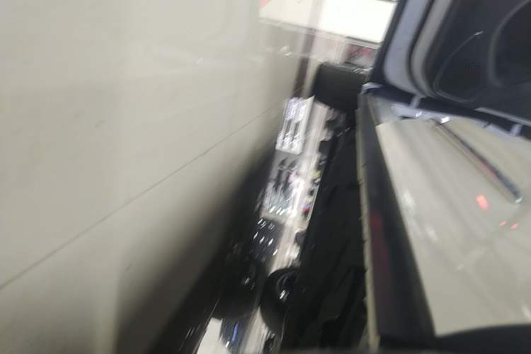 Used Hongqi HS3 PHEV 2025 Model PHEV 117km Jingwei PLUS Edition Left Side Sill