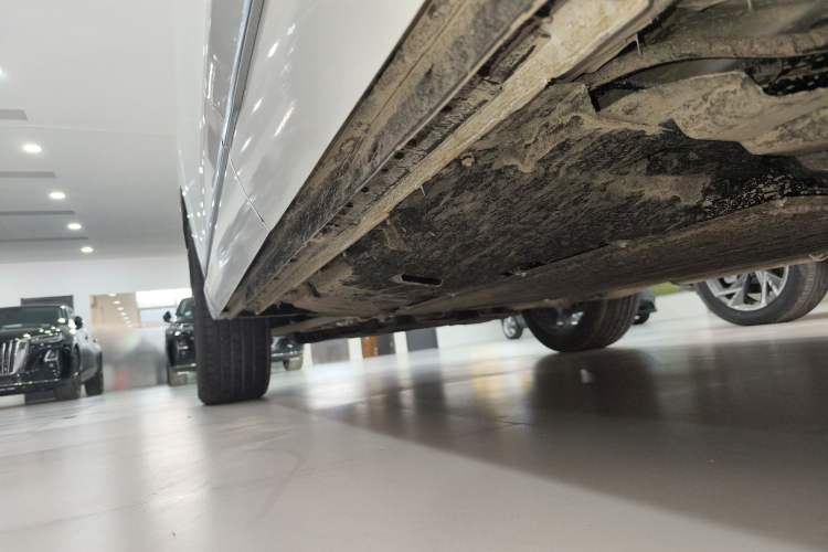 Used Hongqi HS3 PHEV 2025 Model PHEV 117km Jingwei PLUS Edition Left Side Sill